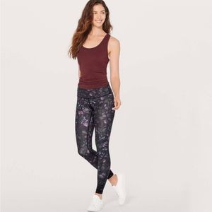 Lululemon black floral leggings Wunder Under 28" leggings size 10